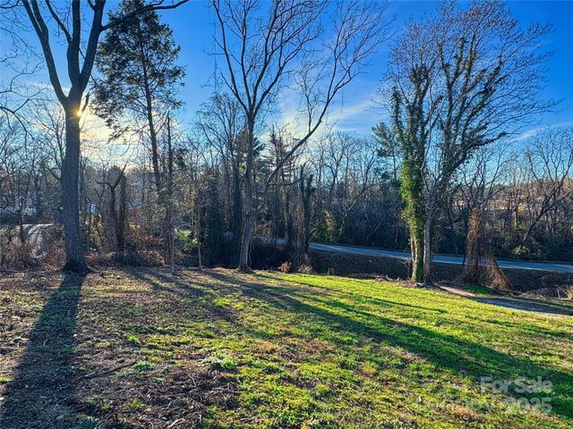 99999 Atlanta Avenue, Asheville, NC 28806