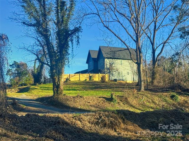 99999 Atlanta Avenue, Asheville, NC 28806