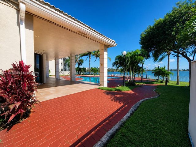 2890 N Oakland Forest Dr 203, Oakland Park, FL 33309