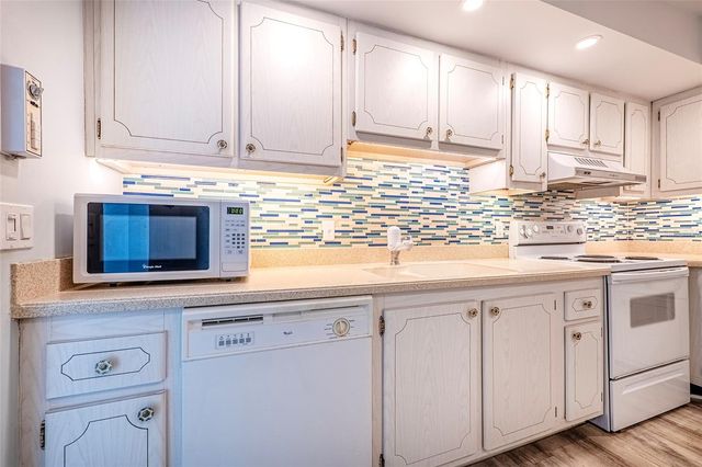 255 DOLPHIN POINT 903, Clearwater Beach, FL 33767