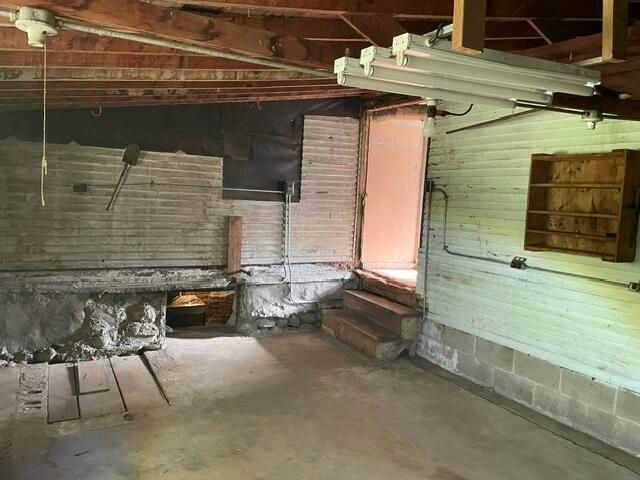 6381 146th Avenue, Laketown Twp, MI 49423