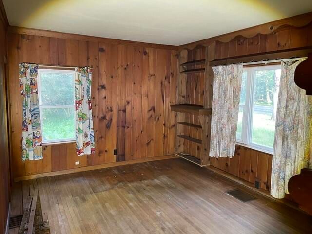 6381 146th Avenue, Laketown Twp, MI 49423