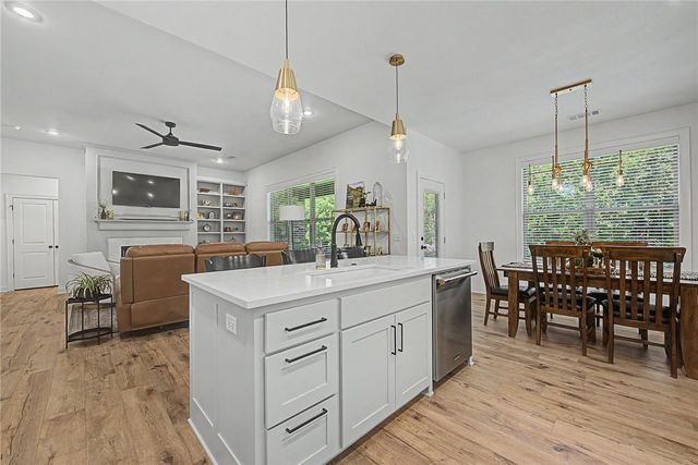 6 Burnmouth Place, Bella Vista, AR 72715