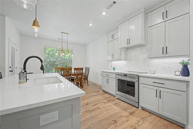 6 Burnmouth Place, Bella Vista, AR 72715