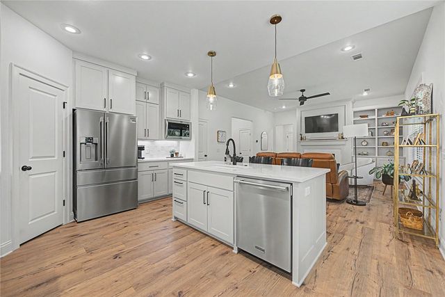 6 Burnmouth Place, Bella Vista, AR 72715