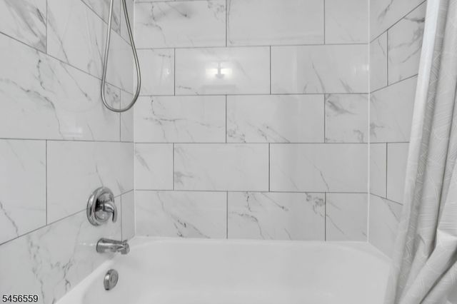 34 N 15Th Ave, Manville Boro, NJ 08835