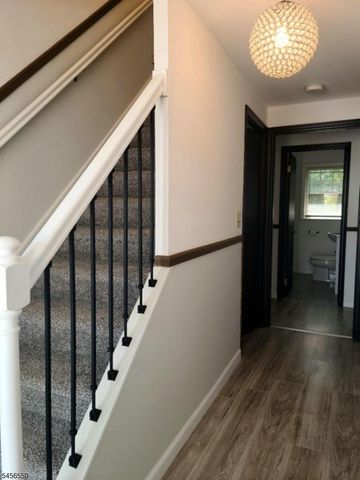 34 N 15Th Ave, Manville Boro, NJ 08835