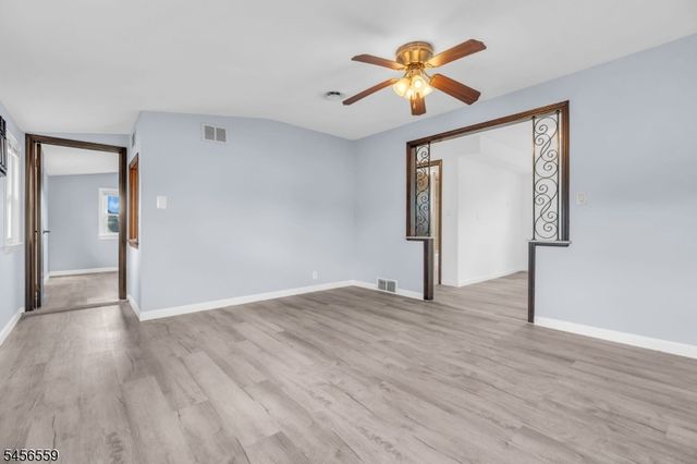 34 N 15Th Ave, Manville Boro, NJ 08835
