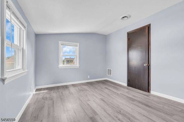 34 N 15Th Ave, Manville Boro, NJ 08835