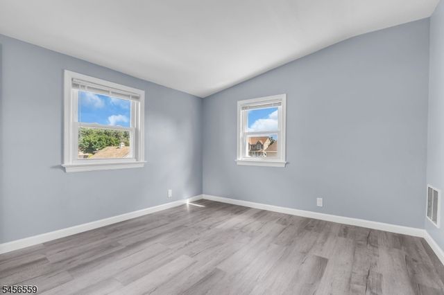 34 N 15Th Ave, Manville Boro, NJ 08835