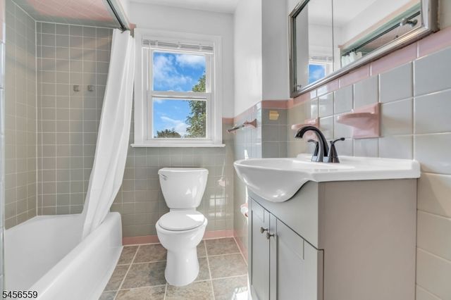 34 N 15Th Ave, Manville Boro, NJ 08835