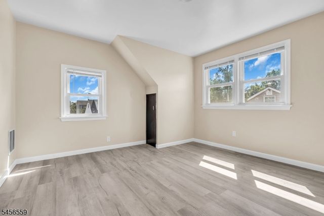 34 N 15Th Ave, Manville Boro, NJ 08835