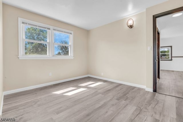 34 N 15Th Ave, Manville Boro, NJ 08835