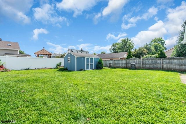 34 N 15Th Ave, Manville Boro, NJ 08835