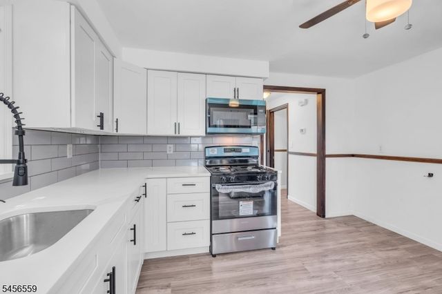 34 N 15Th Ave, Manville Boro, NJ 08835