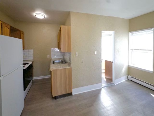 25 Oakland Ave 2F, Everett, MA 02149