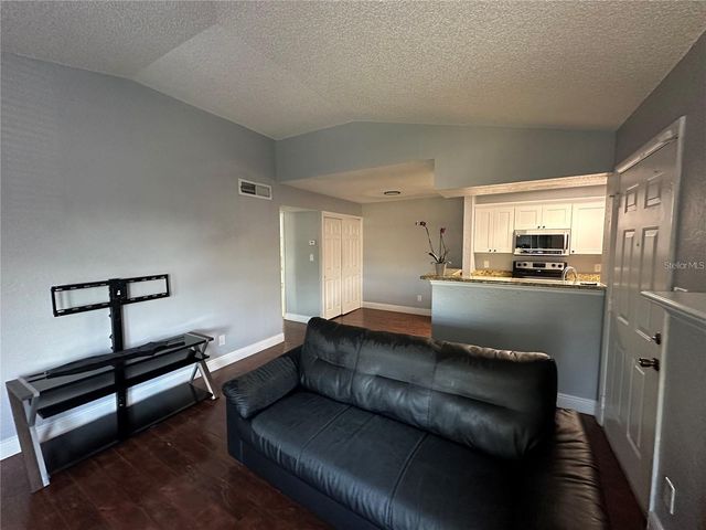 5601 ROSEBRIAR WAY S304, Orlando, FL 32822