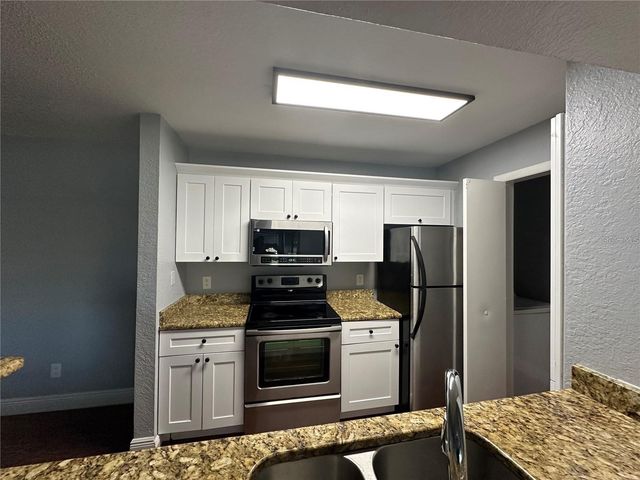 5601 ROSEBRIAR WAY S304, Orlando, FL 32822