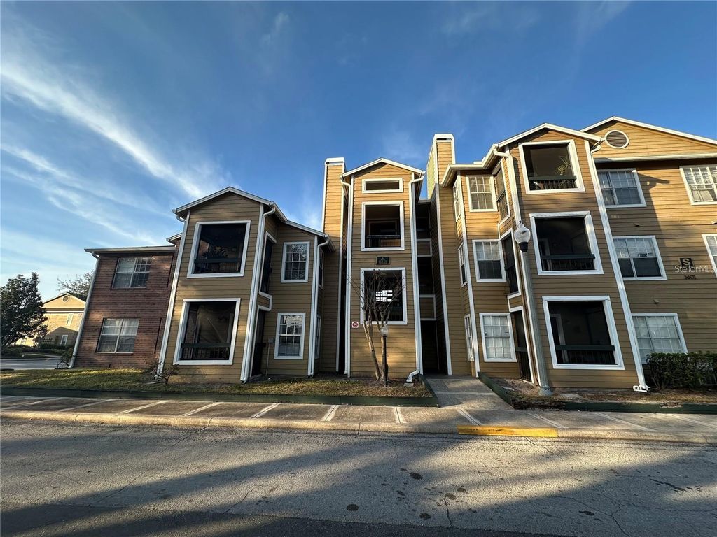 Image 1 of property listing at 5601 ROSEBRIAR WAY S304, Orlando, FL 32822