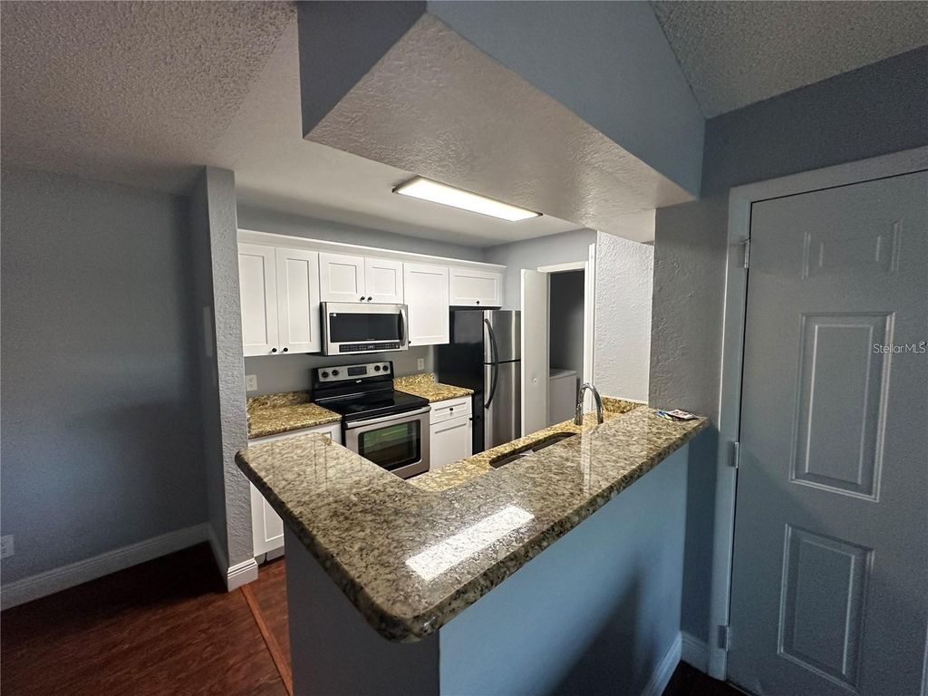Image 10 of property listing at 5601 ROSEBRIAR WAY S304, Orlando, FL 32822