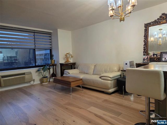100 Old Palisade Road 803, Fort Lee, NJ 07024