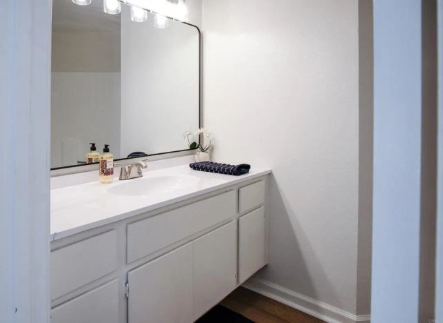 7067 Camino Revueltos 310, San Diego, CA 92111