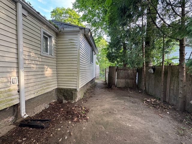 41 Cross 1, Quincy, MA 02169