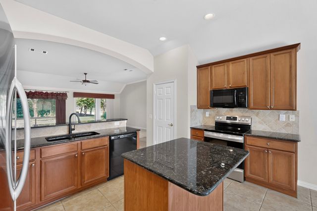 9900 Hanford Drive, Denton, TX 76207