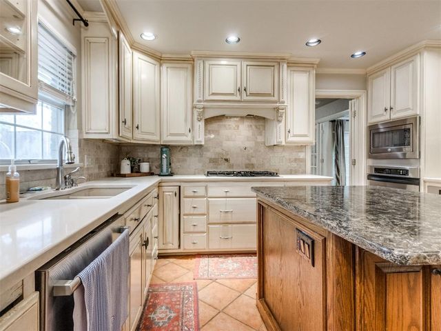 11805 N Woodbridge Road, Oklahoma City, OK 73162