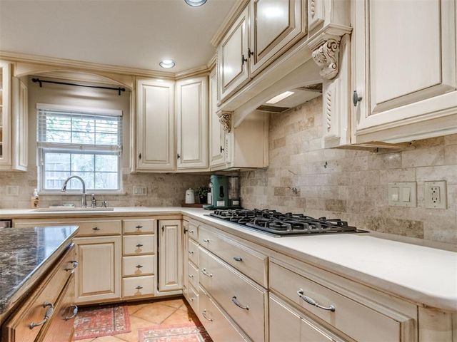11805 N Woodbridge Road, Oklahoma City, OK 73162