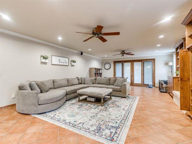 11805 N Woodbridge Road, Oklahoma City, OK 73162