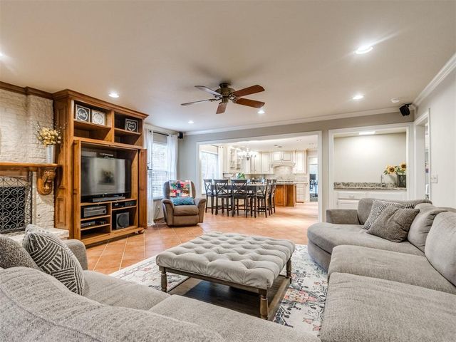 11805 N Woodbridge Road, Oklahoma City, OK 73162