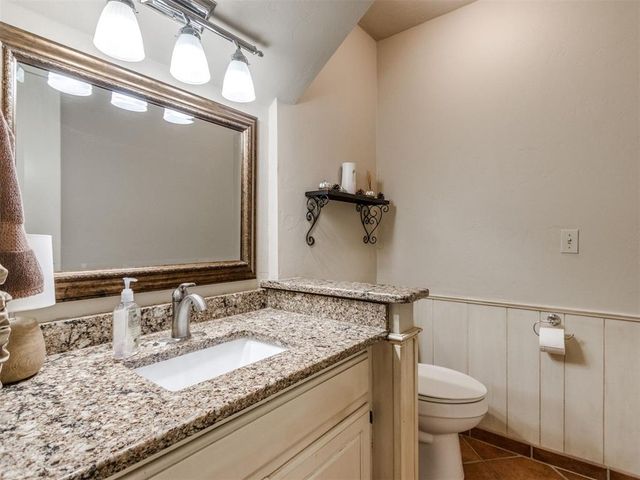11805 N Woodbridge Road, Oklahoma City, OK 73162