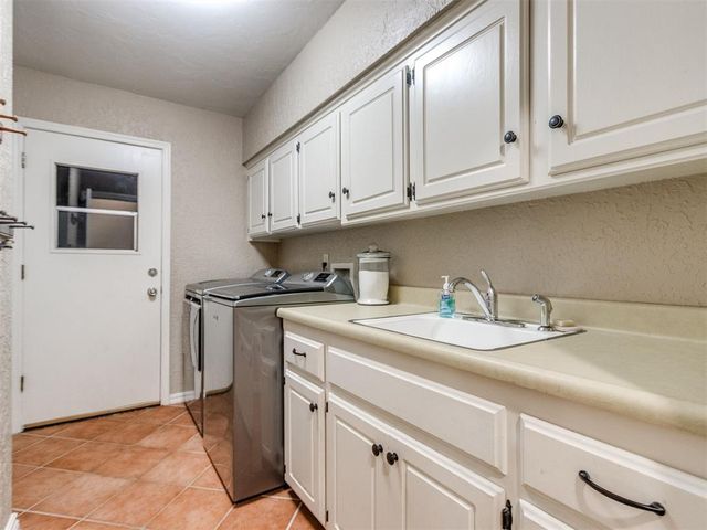 11805 N Woodbridge Road, Oklahoma City, OK 73162