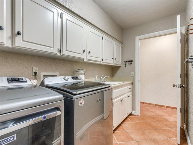 11805 N Woodbridge Road, Oklahoma City, OK 73162