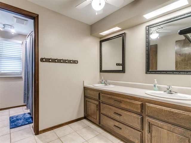 11805 N Woodbridge Road, Oklahoma City, OK 73162
