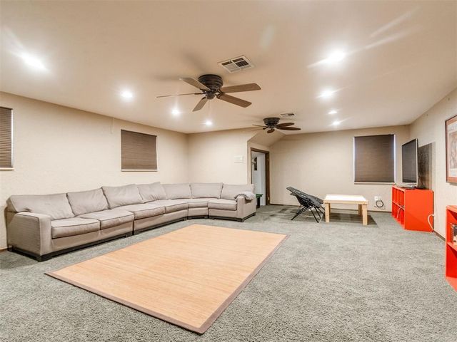 11805 N Woodbridge Road, Oklahoma City, OK 73162