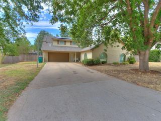 11805 N Woodbridge Road, Oklahoma City, OK 73162