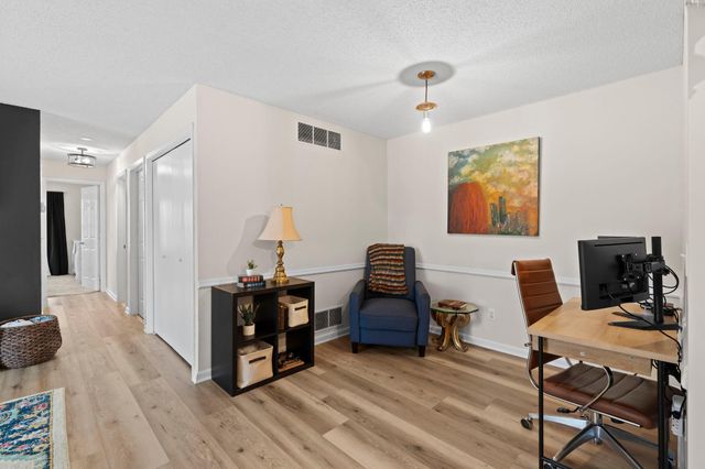 3861 Gold Point B, Eagan, MN 55122