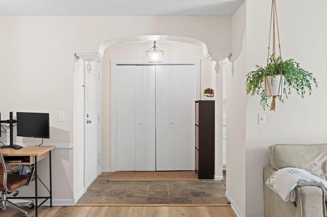 3861 Gold Point B, Eagan, MN 55122