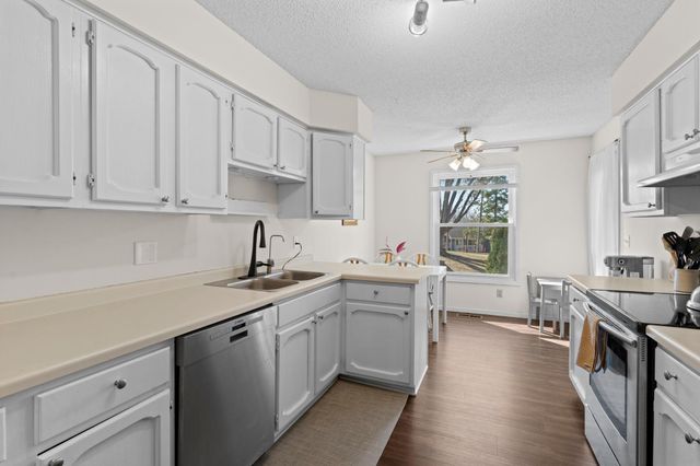 3861 Gold Point B, Eagan, MN 55122