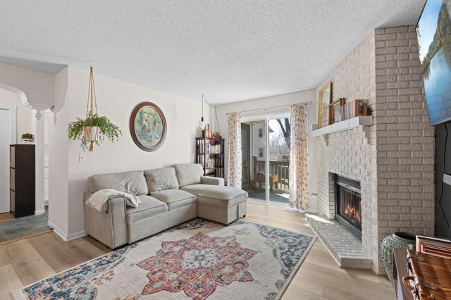 3861 Gold Point B, Eagan, MN 55122