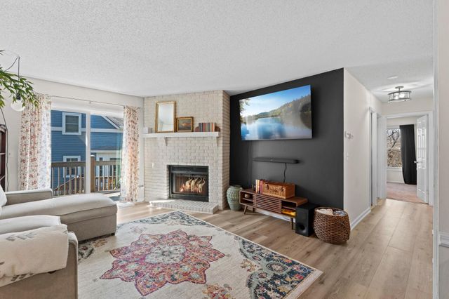 3861 Gold Point B, Eagan, MN 55122