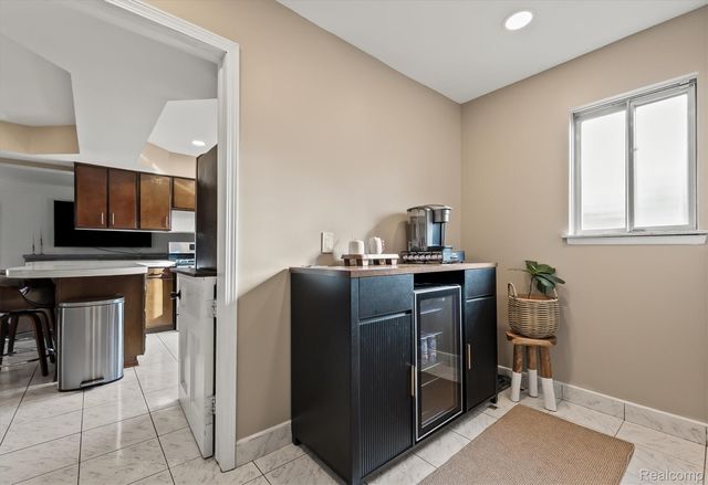13141 Balfour Drive, Warren, MI 48088