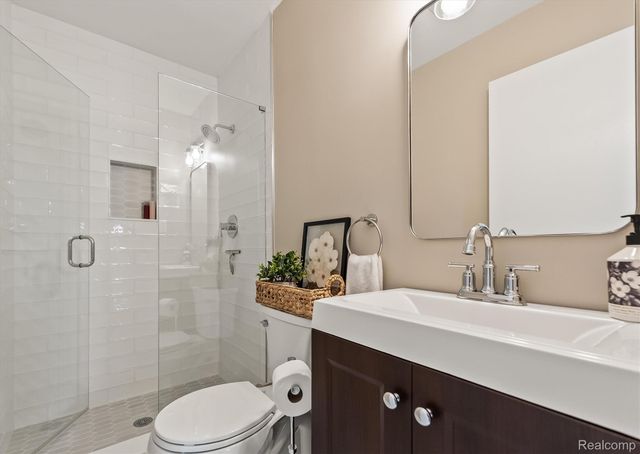 13141 Balfour Drive, Warren, MI 48088