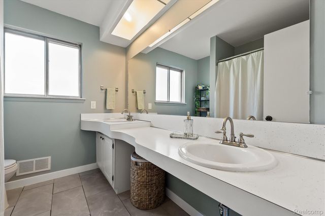 13141 Balfour Drive, Warren, MI 48088