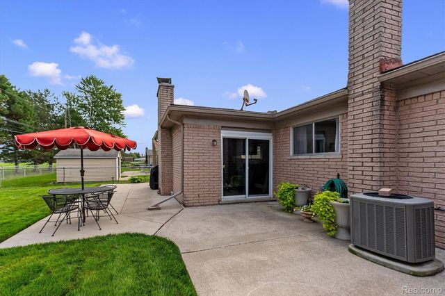 13141 Balfour Drive, Warren, MI 48088