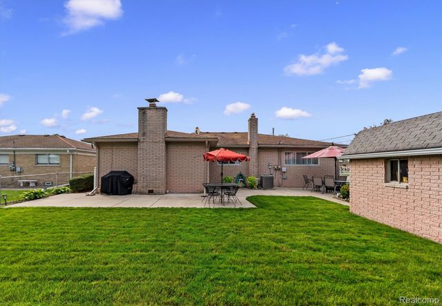 13141 Balfour Drive, Warren, MI 48088