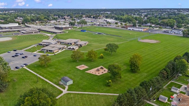 13141 Balfour Drive, Warren, MI 48088