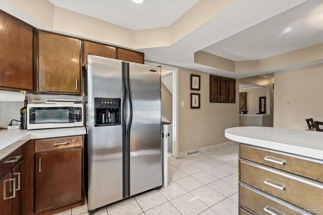 13141 Balfour Drive, Warren, MI 48088